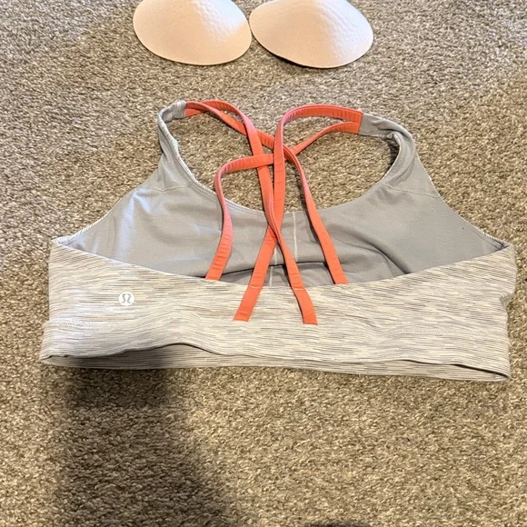 Lululemon size 14 sports bra with removable pads - Picture 2 of 3